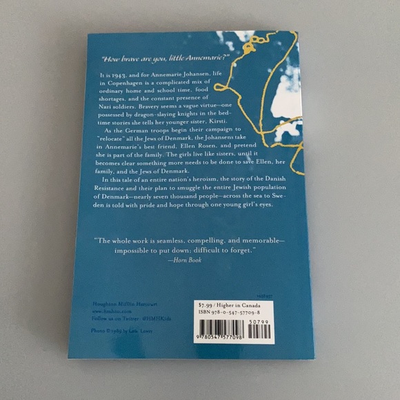 Number the Stars by Lois Lowry Paperback Chapter book - Picture 3 of 3